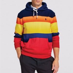 POLO RALPH LAUREN
Horizontal Striped Hoodie and shorts